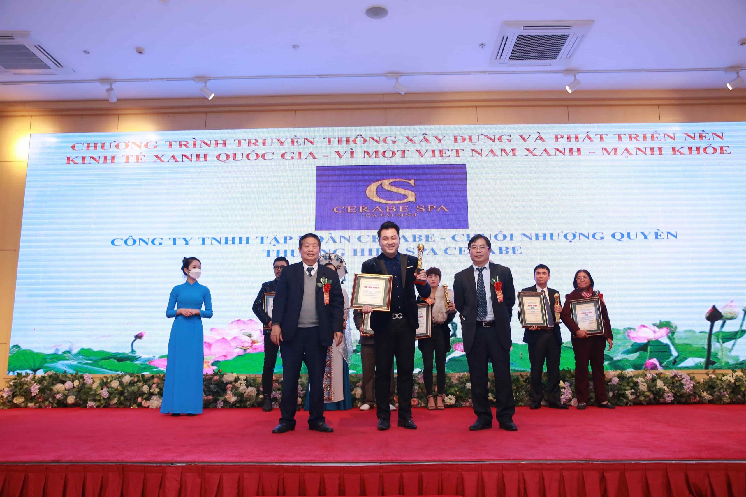 Công ty TNHH Tập đoàn CERABE - Chuỗi nhượng quyền Thương hiệu SPA CERABE được vinh danh là Thương hiệu Vì sức khỏe và Sắc đẹp Việt Nam