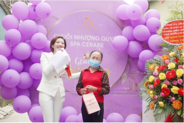 Nhiều phần quà may mắn dành cho khách hàng tại Cerabe cơ sở 19