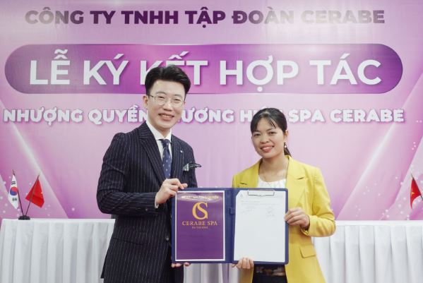 CEO Ngọc Ánh ký kết hợp tác với chuỗi nhượng quyền Spa Cerabe