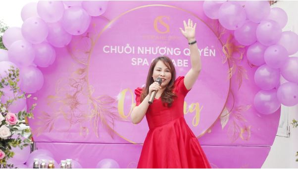 Chị chủ Spa Cerabe 01 - Hoàng Liên