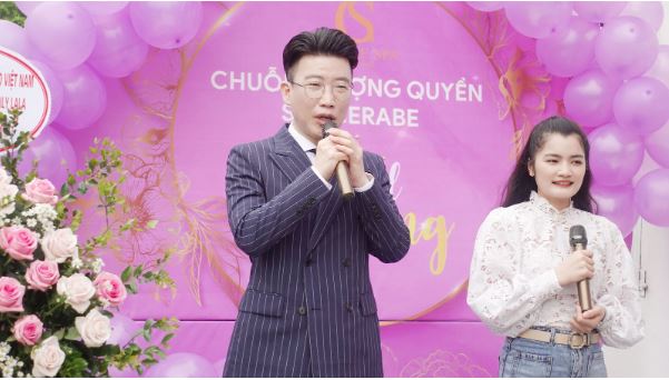 Giám đốc Shin Yong Ho phát biểu tại buổi lễ