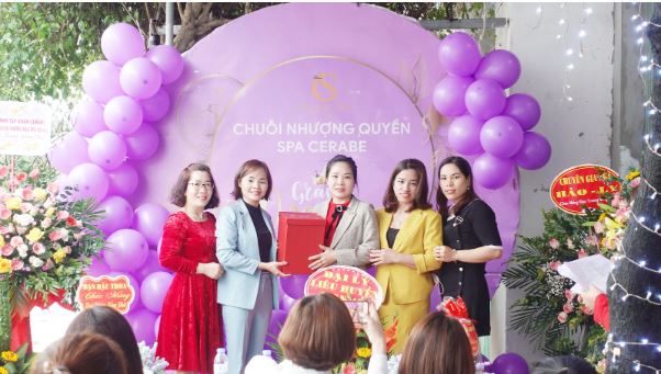 Rất nhiều quà tặng được gửi đến khách hàng