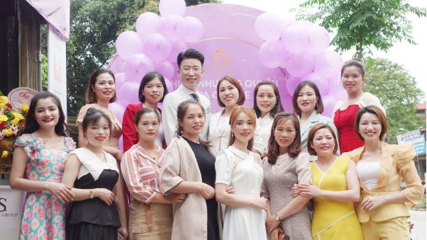 ai cũng xinh tươi trong buổi lễ khai trương