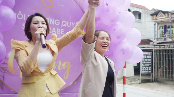 Khách mời may mắn trong chương trình bốc thăm trúng thưởng