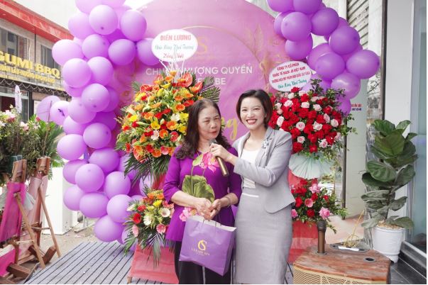 Phần quà được gửi đến những khách hàng may mắn