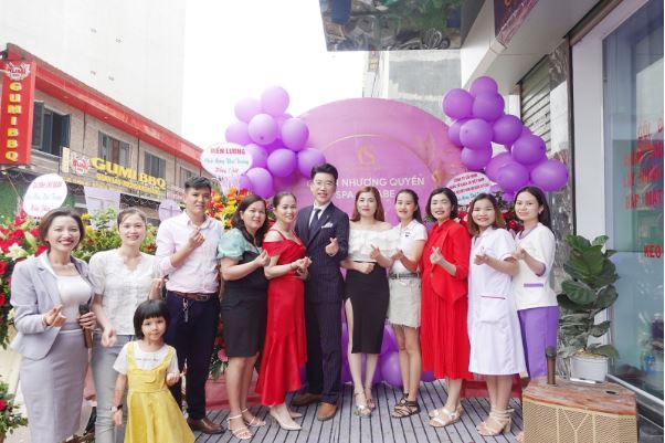 Chụp ảnh lưu niệm khai trương Cerabe Spa cơ sở 50