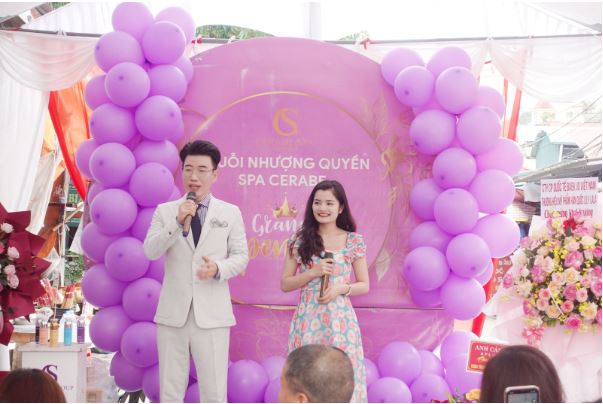 Giám đốc Shin Jong Ho phát biểu chúc Cerabe Spa cơ sở 46 phát triển giúp hàng triệu khách hàng