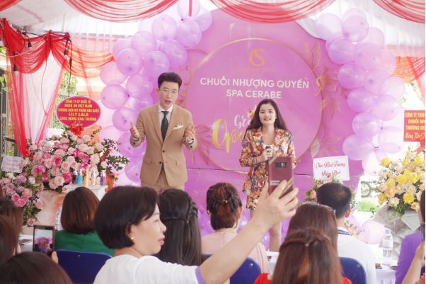 Giám đốc điều hành Shin Jong Ho phát biểu tại buỗi lễ khai trương Cerabe Spa tại Lạng Sơn
