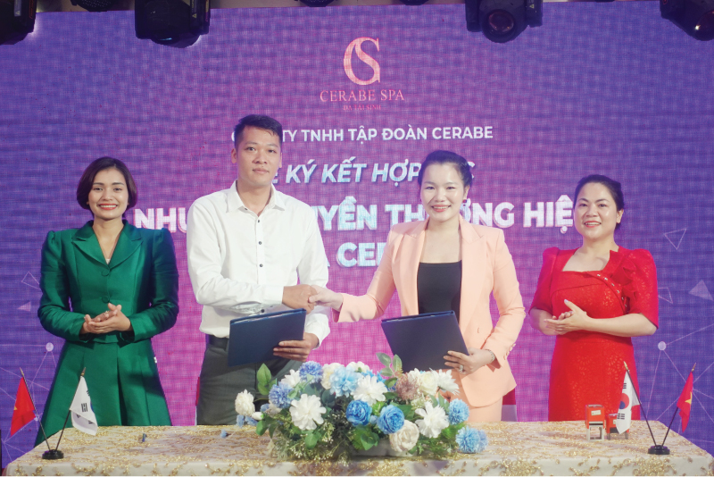 Ký kết nhượng quyền thương hiệu Cerabe Spa giữa Tổng giám đốc Đặng Thị Bắc và CEO Bùi Công Chính