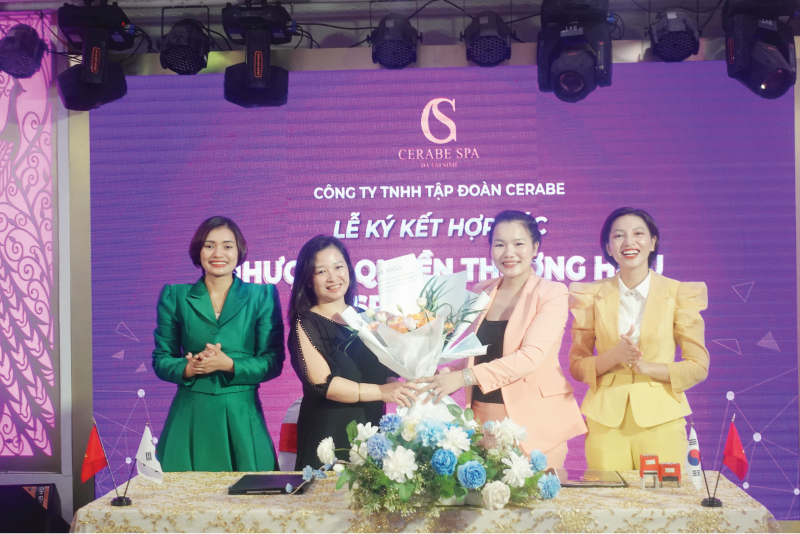 Chúc mừng CEO Nguyễn Thị Thu Hà đã có buỗi lễ ký kết nhượng quyền Cerabe Spa diễn ra thành công tốt đẹp