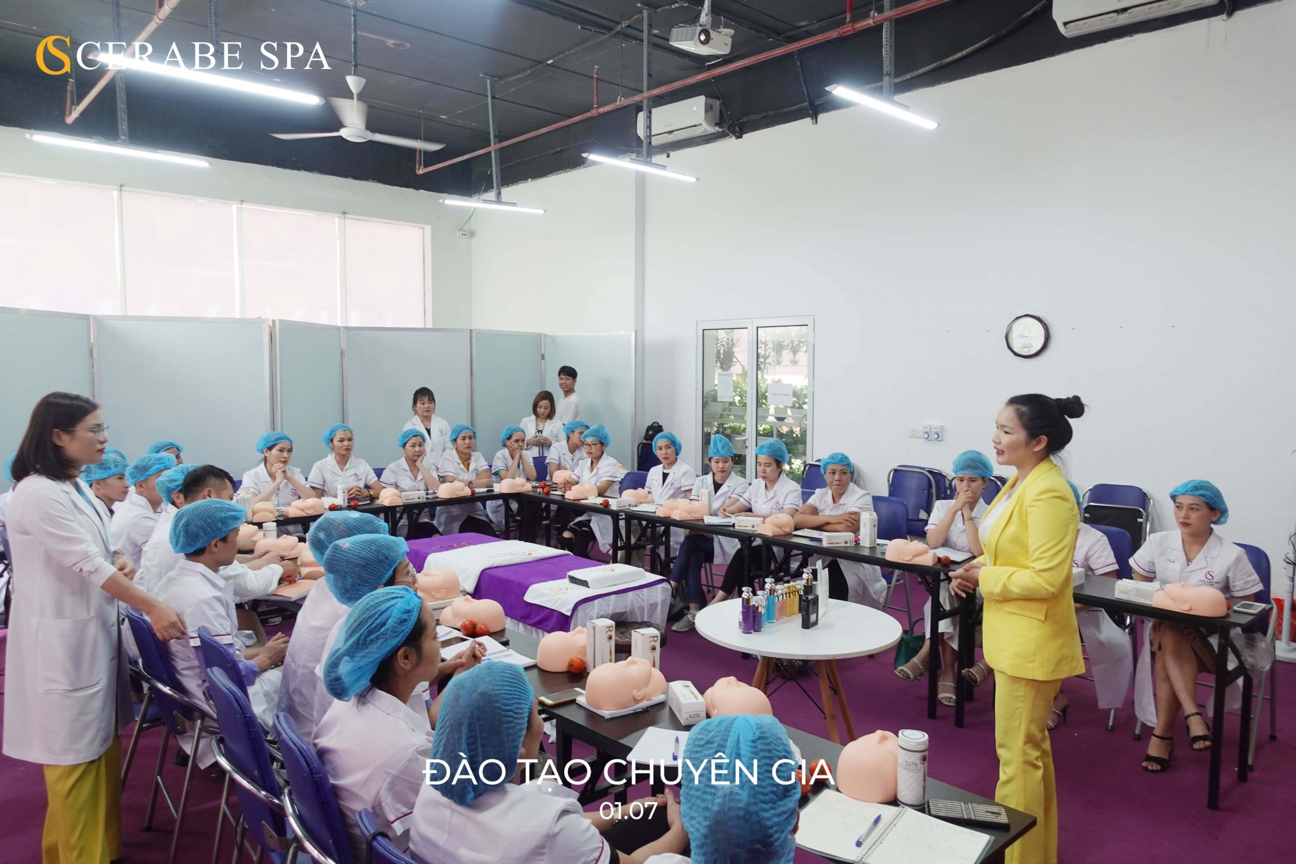 Tổng giám đốc Đặng Thị Bắc phát biểu trước 19 chuyên gia