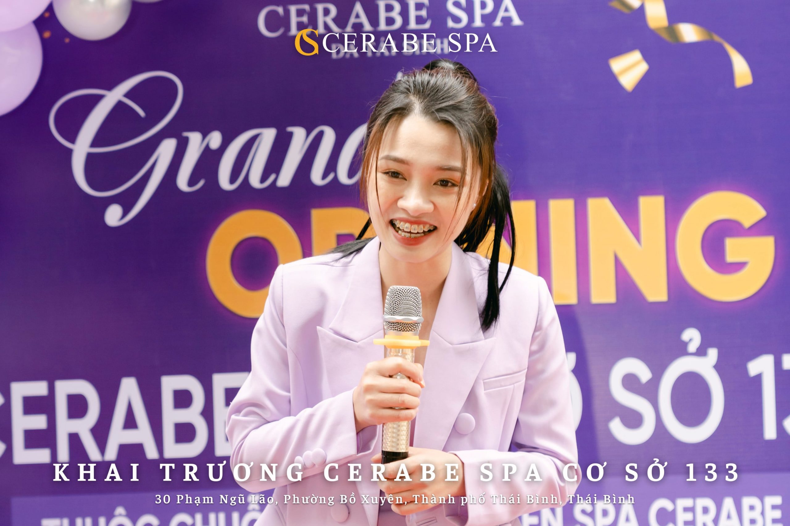 Tân giám đốc cảm ơn quý khách mời đến tham dự buổi khai trương của cơ sở