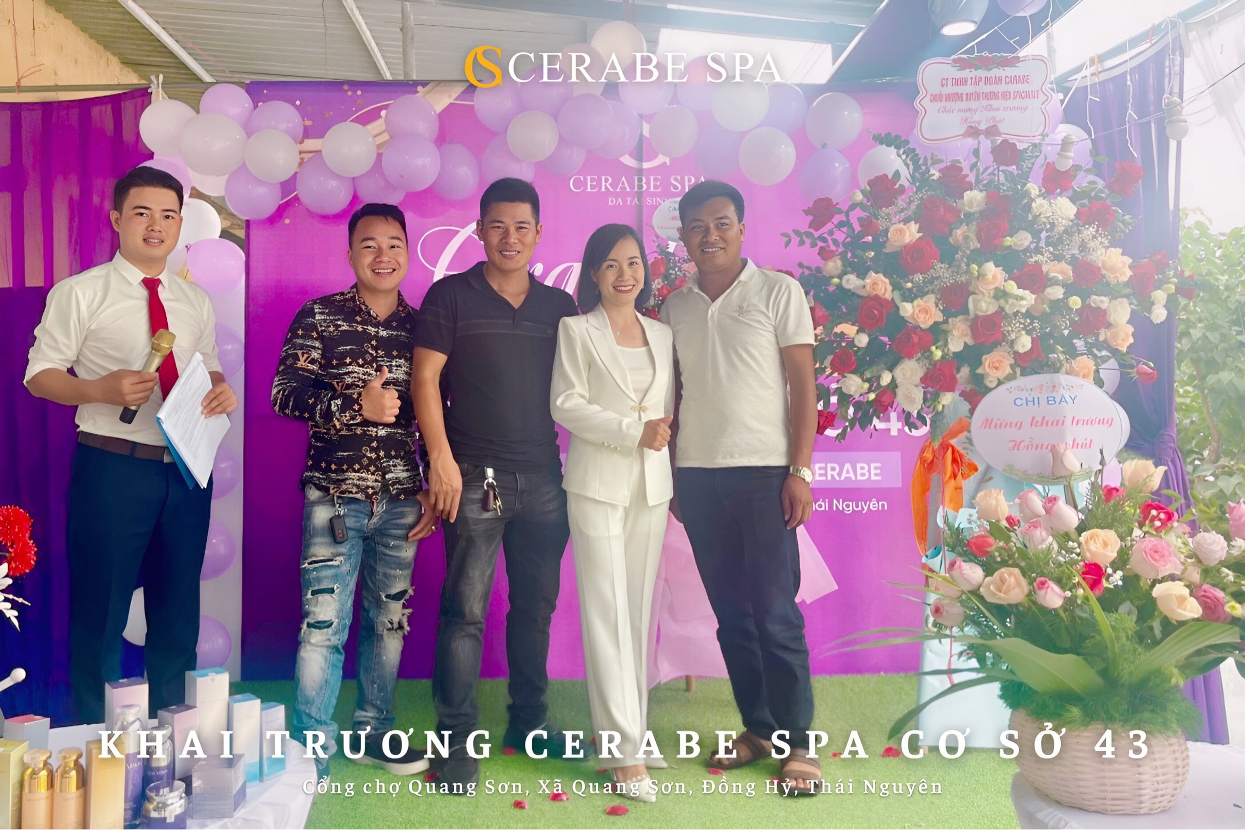 Rất nhiều khách mời đến tham dự và gửi lời chúc đến tân giám đốc Spa Thanh Quỳnh