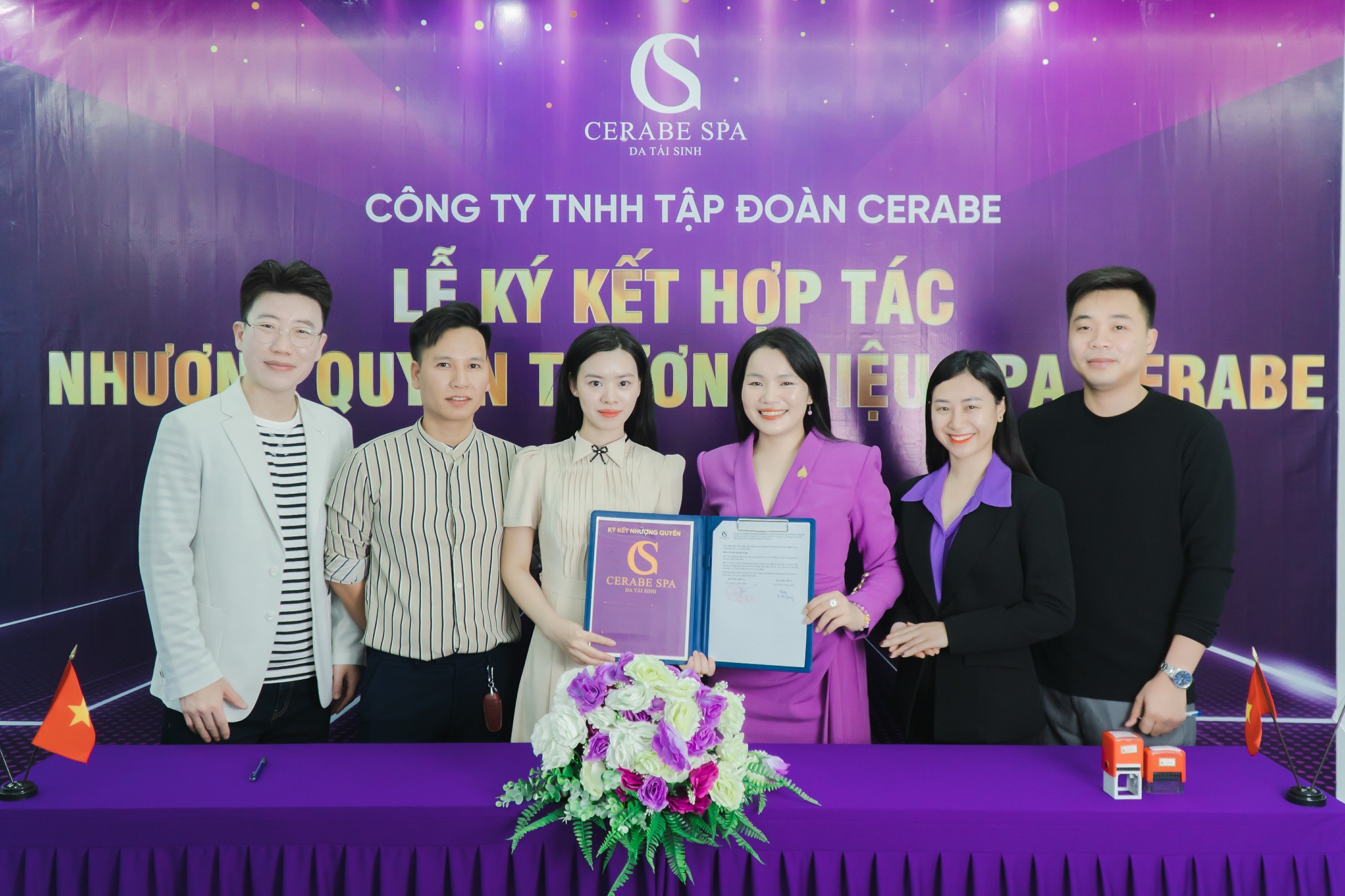 Chúc mừng Lễ ký kết diễn ra thành công giữa Tập đoàn Cerabe và Giám đốc Spa Lê Thị Trang