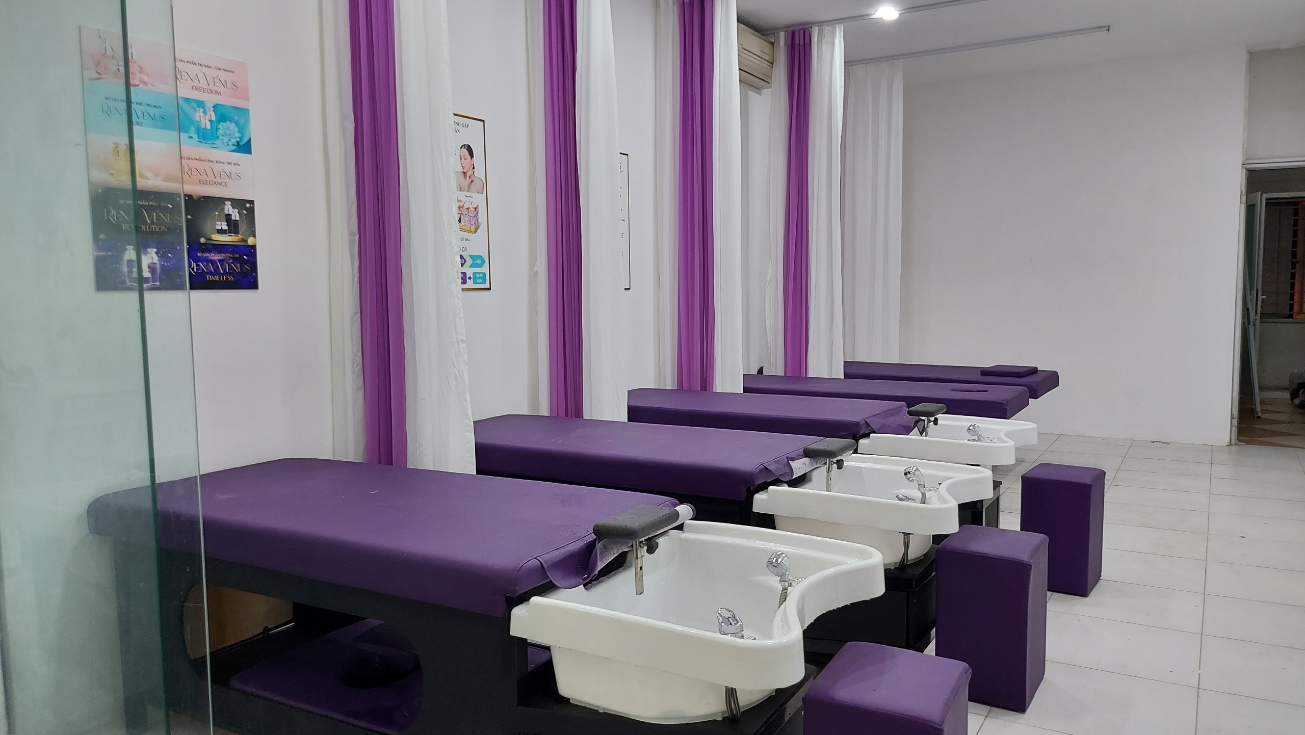 Spa Cerabe mang phong cách hiện đại, ấm áp